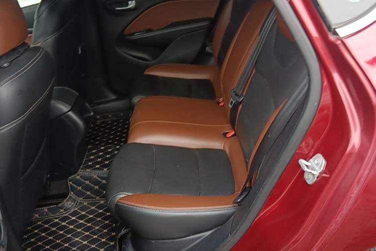 Used Fiat Viaggio 2015 1.4T Automatic Jingxiang Edition Left Rear Seat