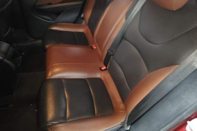 Used Fiat Viaggio 2015 1.4T Automatic Jingxiang Edition Left Rear Seat