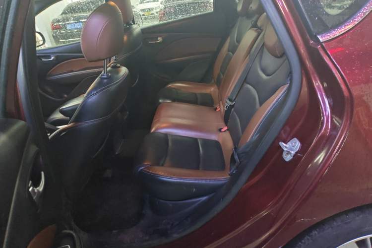 Used Fiat Viaggio 2015 1.4T Automatic Jingxiang Edition Left Rear Seat