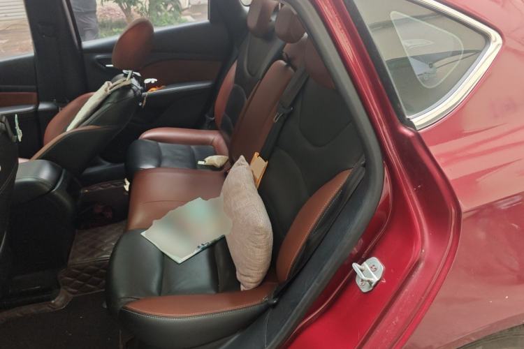 Used Fiat Viaggio 2015 1.4T Automatic Jingxiang Edition Left Rear Seat