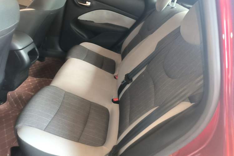 Used Fiat Viaggio 2015 1.4T Automatic Enjoyment Edition Left Rear Seat