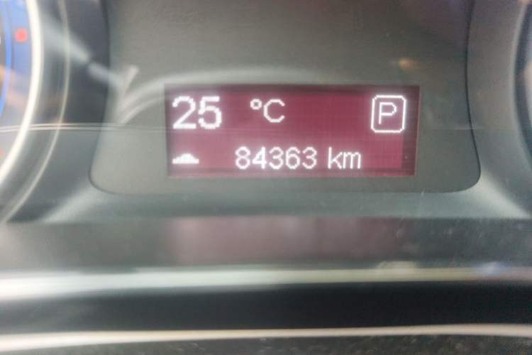 Used Fiat Viaggio 2015 1.4T Automatic Enjoyment Edition Odometer Close Up