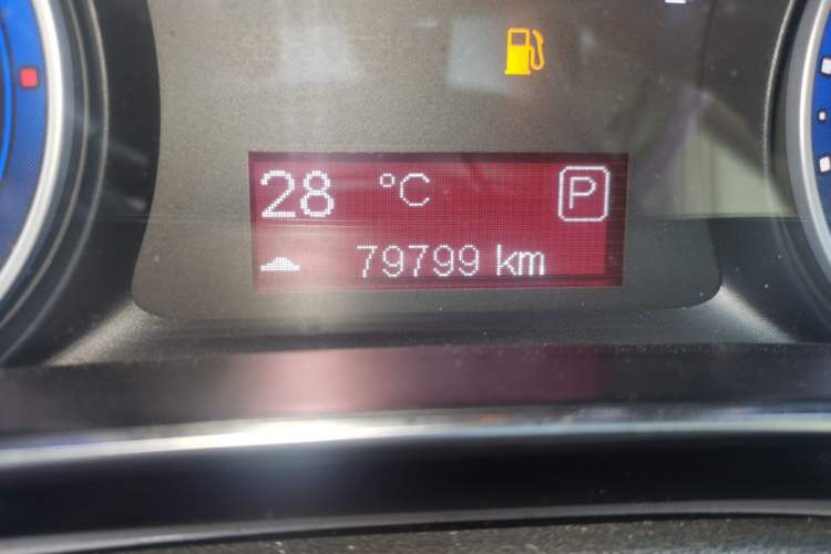 Used Fiat Viaggio 2015 1.4T Automatic Enjoyment Edition Odometer Close Up