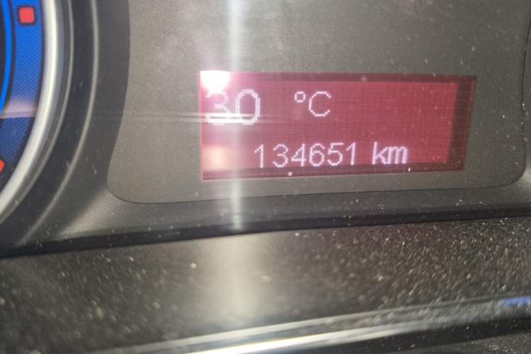 Used Fiat Viaggio 2015 1.4T Automatic Enjoyment Edition Odometer Close Up