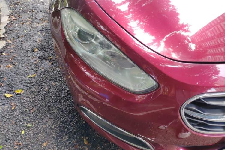 Used Fiat Viaggio 2015 1.4T Automatic Smart Edition Right Front Headlight