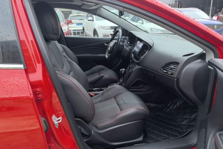 Used Fiat Viaggio 2015 1.4T Automatic Enjoyment Edition Right Front Seat