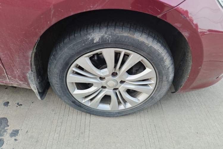 Used Fiat Viaggio 2015 1.4T Automatic Jingxiang Edition Right Front Wheel Hub