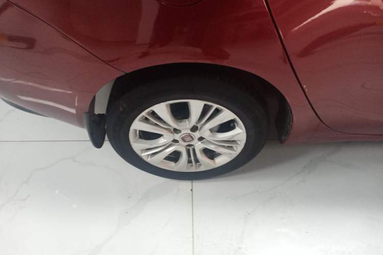 Used Fiat Viaggio 2015 1.4T Automatic Jingxiang Edition Right Rear Wheel Hub