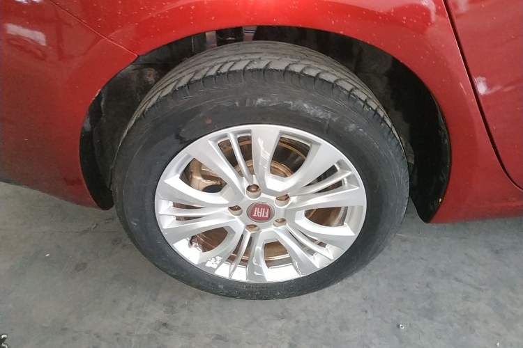 Used Fiat Viaggio 2015 1.4T Manual Jingxiang Edition Right Rear Wheel Hub