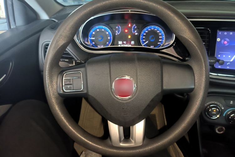 Used Fiat Viaggio 2015 1.4T Automatic Enjoyment Edition Steering Wheel