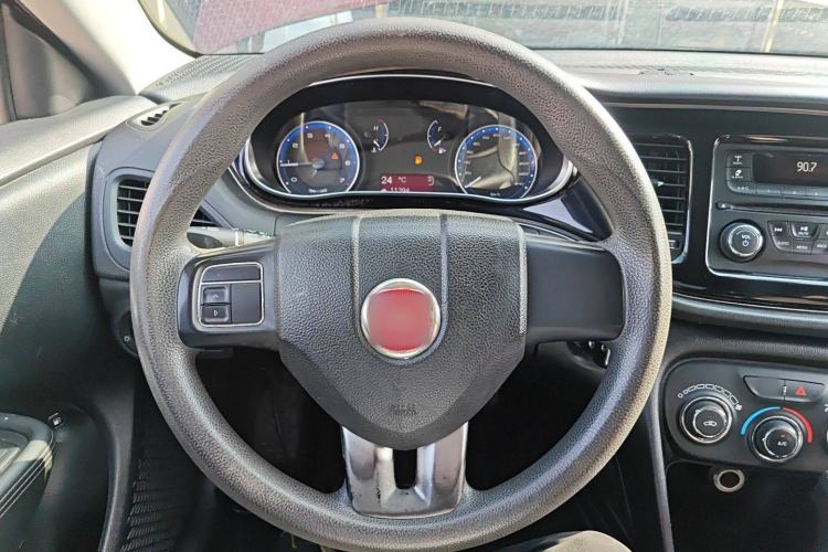 Used Fiat Viaggio 2015 1.4T Automatic Enjoyment Edition Steering Wheel