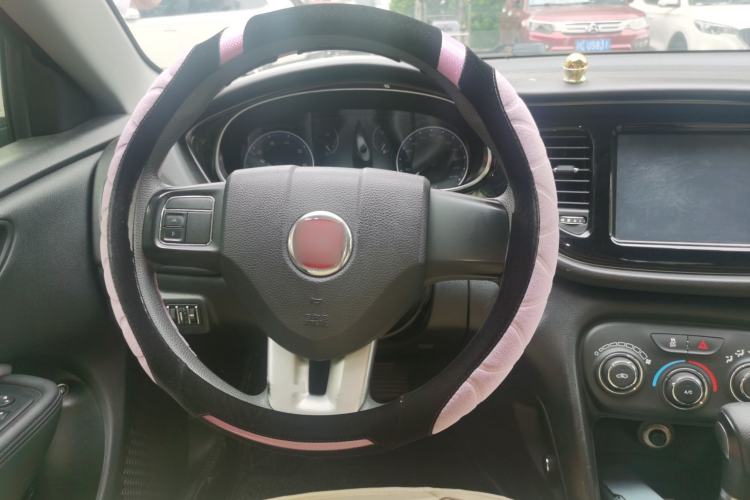 Used Fiat Viaggio 2015 1.4T Automatic Enjoyment Edition Steering Wheel