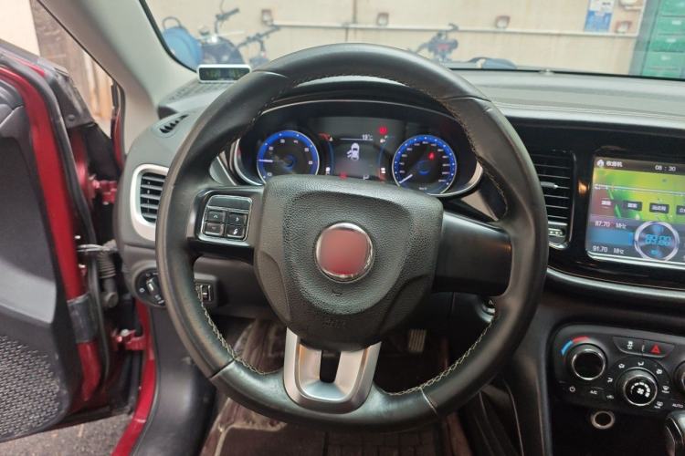 Used Fiat Viaggio 2015 1.4T Automatic Jingxiang Edition Steering Wheel