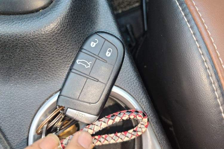 Used Fiat Viaggio 2015 1.4T Automatic Jingxiang Edition Vehicle Key