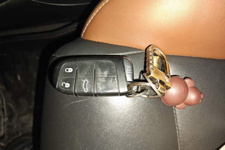 Used Fiat Viaggio 2015 1.4T Automatic Jingxiang Edition Vehicle Key