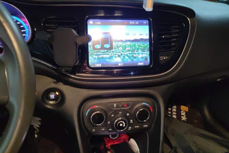 Used Fiat Viaggio 2015 1.4T Automatic Jingxiang Edition Audio And AC Panel