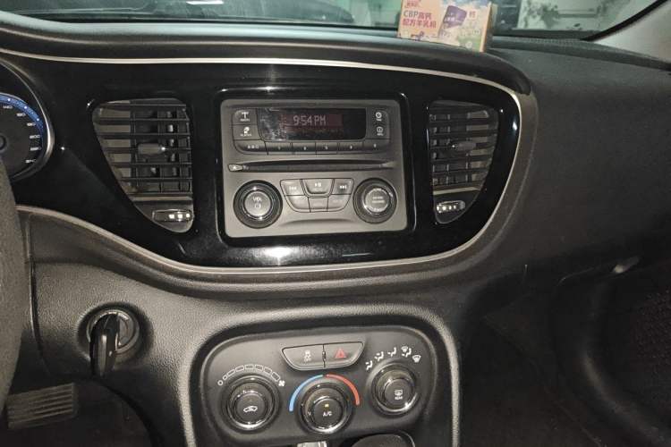 Used Fiat Viaggio 2015 1.4T Automatic Enjoyment Edition Audio And AC Panel