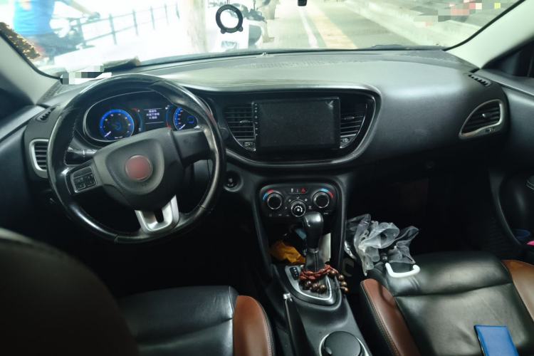 Used Fiat Viaggio 2015 1.4T Automatic Jingxiang Edition Center Console