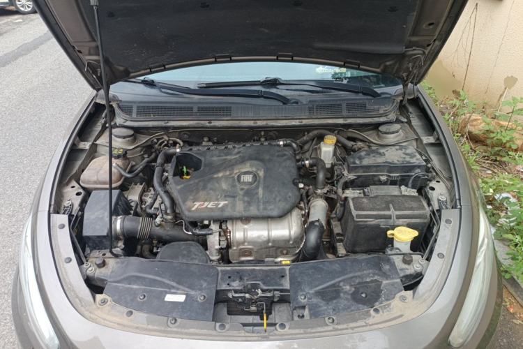 Used Fiat Viaggio 2015 1.4T Automatic Luxury Edition Engine Bay