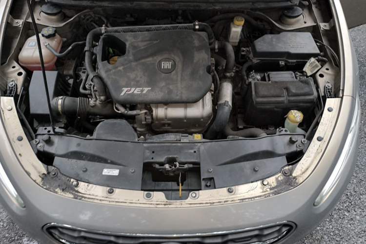 Used Fiat Viaggio 2015 1.4T Automatic Enjoyment Edition Engine Bay