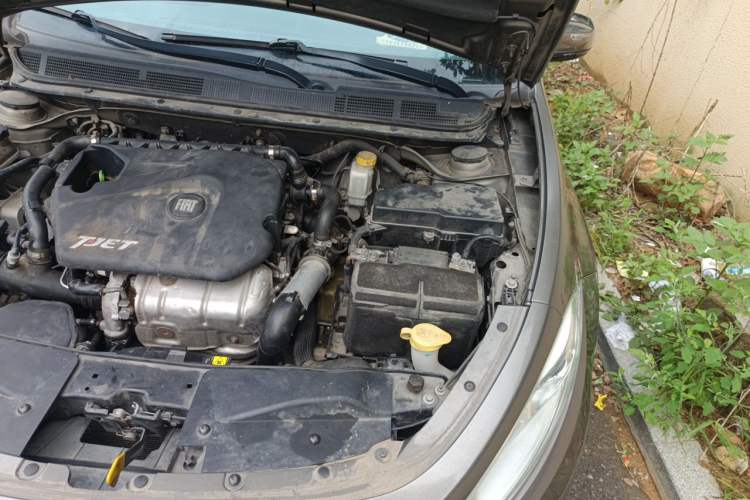 Used Fiat Viaggio 2015 1.4T Automatic Luxury Edition Engine Bay Left