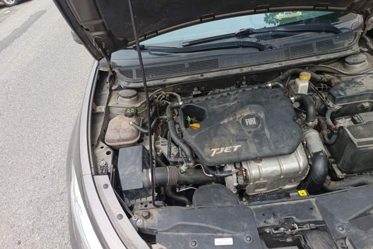 Used Fiat Viaggio 2015 1.4T Automatic Luxury Edition Engine Bay Right