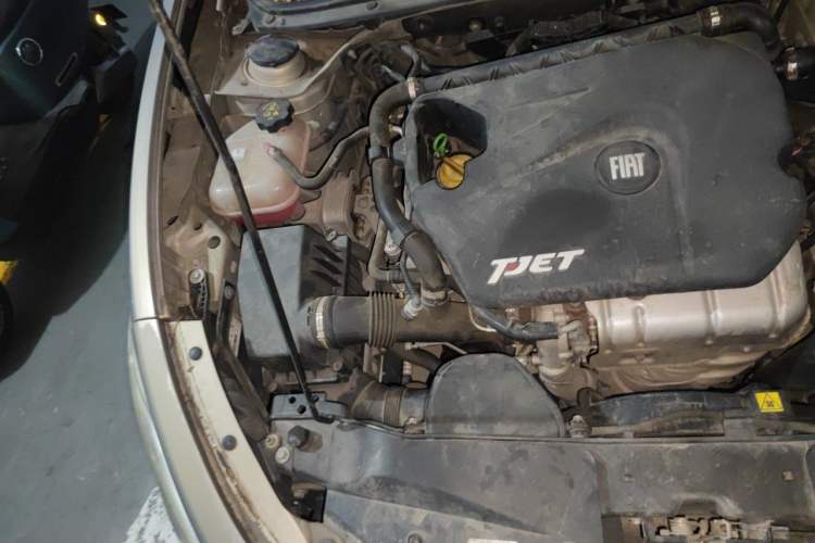 Used Fiat Viaggio 2015 1.4T Automatic Jingxiang Edition Engine Bay Right