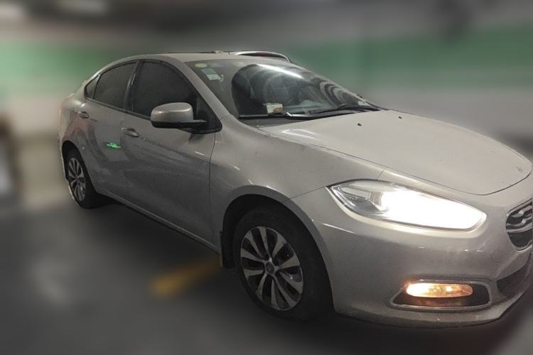 Used Fiat Viaggio 2015 1.4T Automatic Enjoyment Edition Front Right 45 Deg