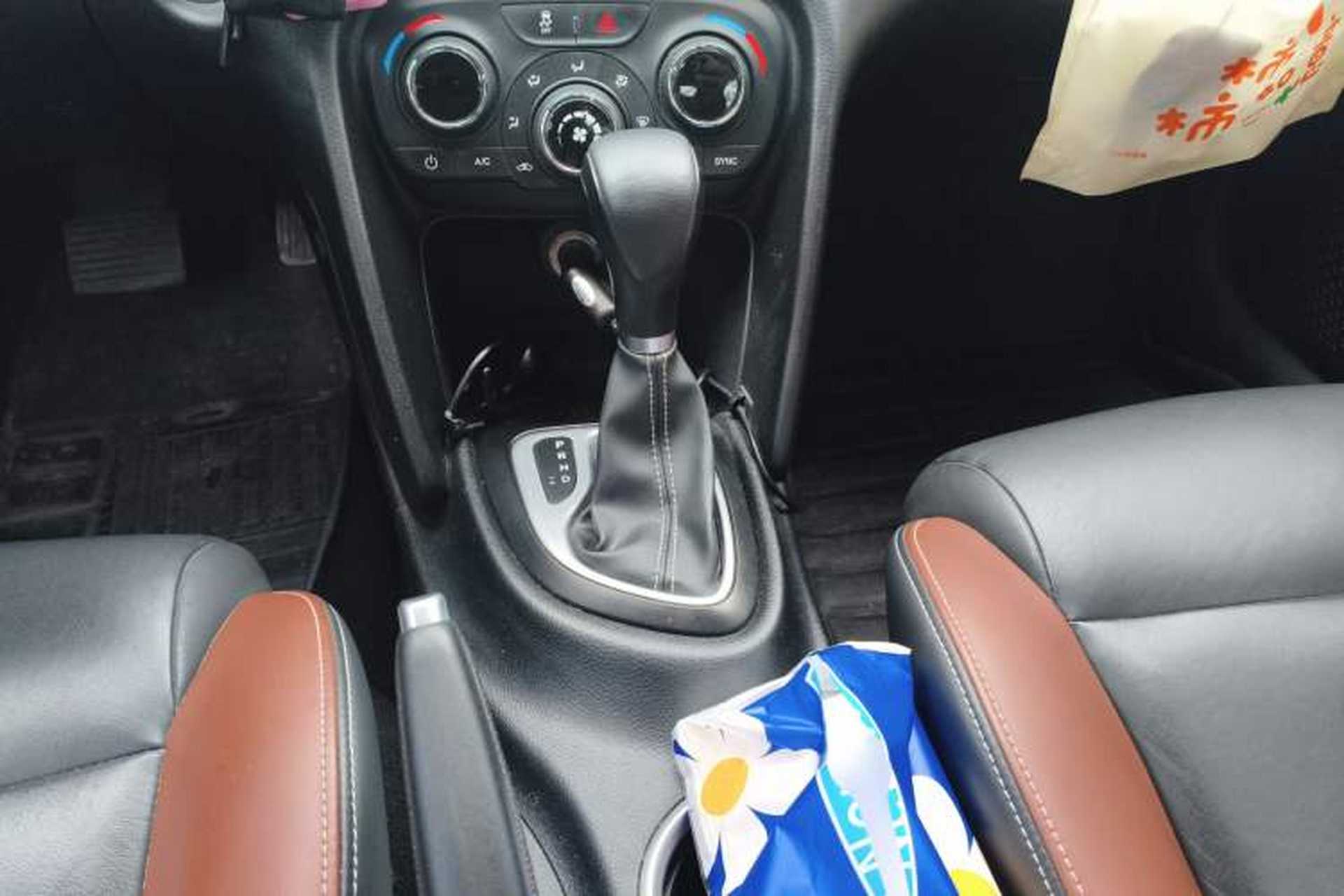 Used Fiat Viaggio 2015 1.4T Automatic Jingxiang Edition Gear Lever