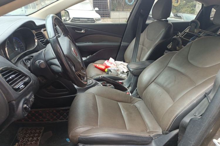 Used Fiat Viaggio 2015 1.4T Automatic Luxury Edition Left Front Seat