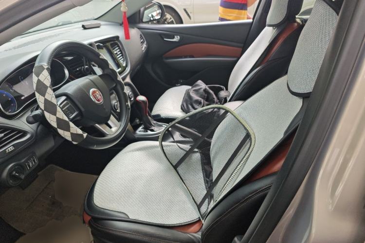 Used Fiat Viaggio 2015 1.4T Automatic Enjoyment Edition Left Front Seat