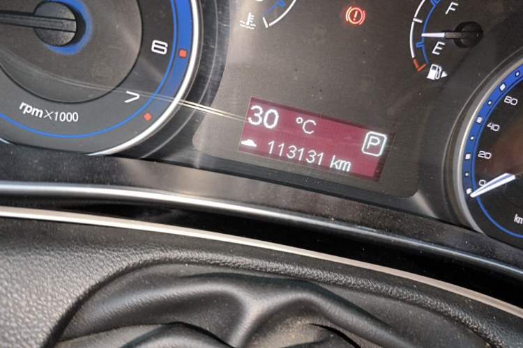 Used Fiat Viaggio 2015 1.4T Automatic Enjoyment Edition Odometer Close Up
