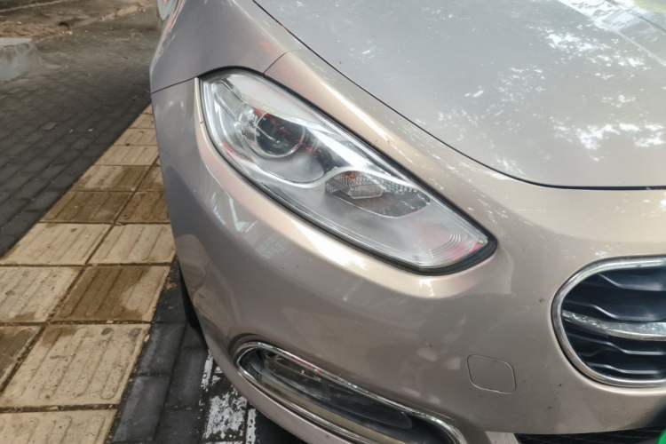 Used Fiat Viaggio 2015 1.4T Automatic Jingxiang Edition Right Front Headlight