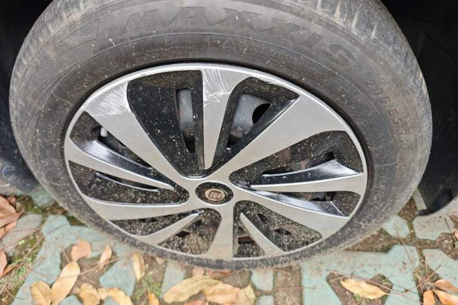 Used Fiat Viaggio 2015 1.4T Automatic Enjoyment Edition Right Front Wheel Hub