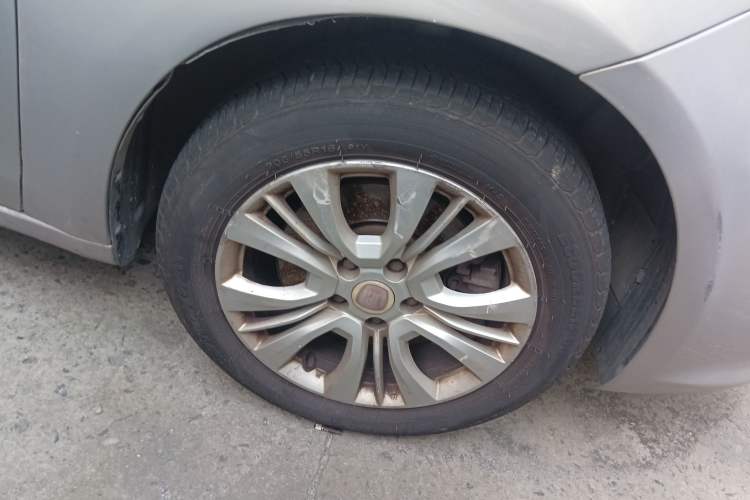 Used Fiat Viaggio 2015 1.4T Manual Jingxiang Edition Right Front Wheel Hub