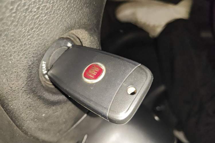 Used Fiat Viaggio 2015 1.4T Automatic Enjoyment Edition Vehicle Key