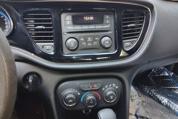 Used Fiat Viaggio 2015 1.4T Automatic Enjoyment Edition Audio And AC Panel