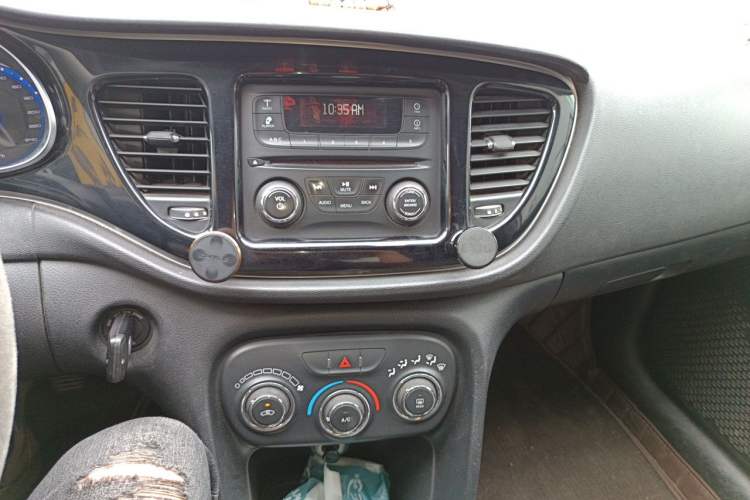 Used Fiat Viaggio 2015 1.4T Manual Enjoyment Edition Audio And AC Panel