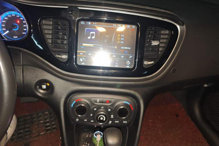 Used Fiat Viaggio 2015 1.4T Automatic Jingxiang Edition Audio And AC Panel
