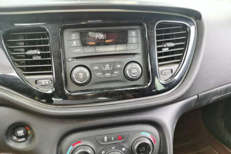 Used Fiat Viaggio 2015 1.4T Automatic Jingxiang Edition Audio And AC Panel
