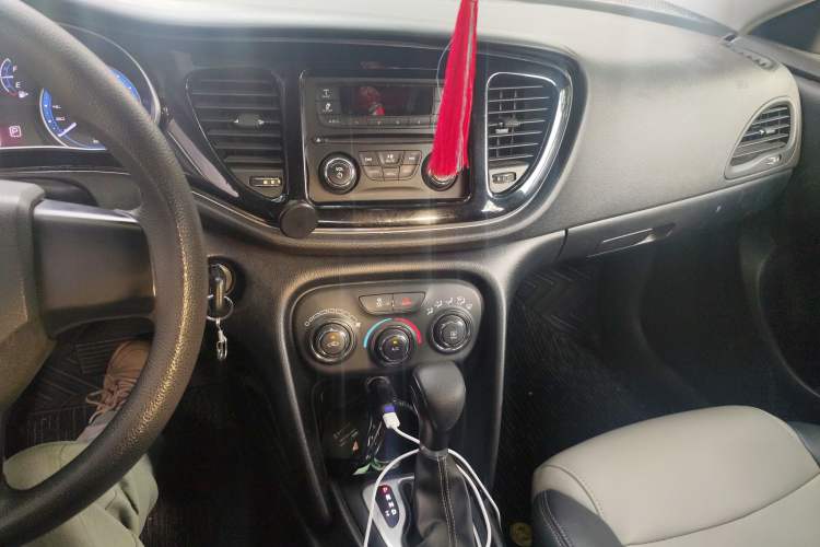 Used Fiat Viaggio 2015 1.4T Automatic Enjoyment Edition Audio And AC Panel