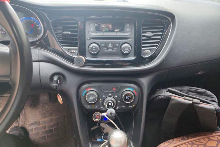 Used Fiat Viaggio 2015 1.4T Manual Jingxiang Edition Audio And AC Panel