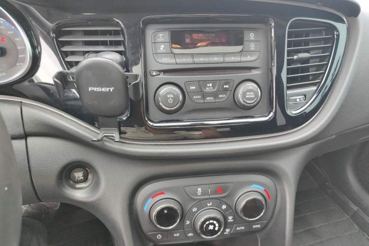 Used Fiat Viaggio 2015 1.4T Automatic Jingxiang Edition Audio And AC Panel