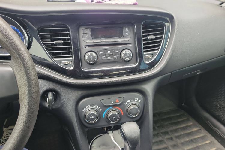 Used Fiat Viaggio 2015 1.4T Automatic Enjoyment Edition Audio And AC Panel