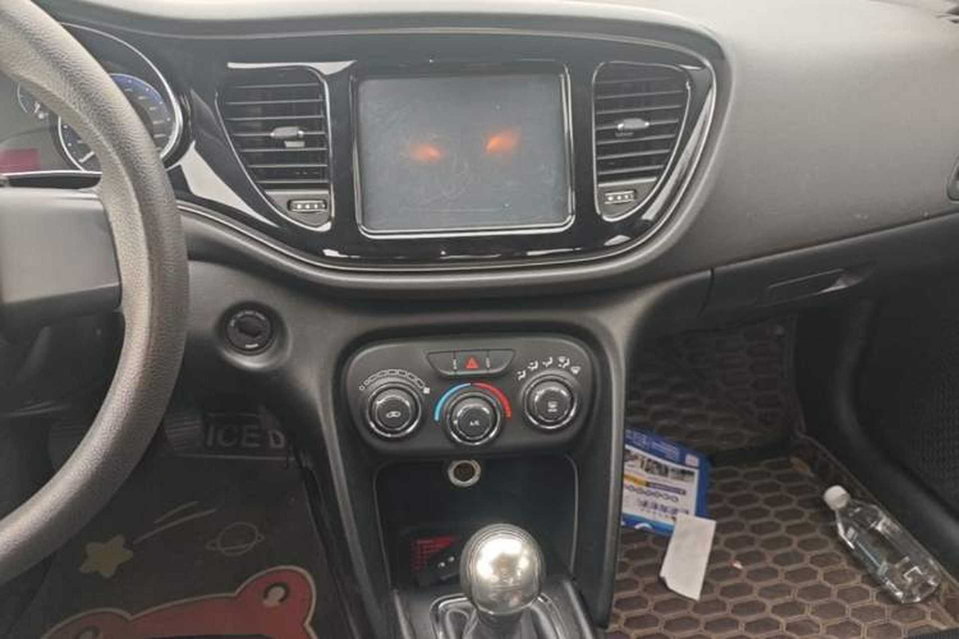 Used Fiat Viaggio 2015 1.4T Manual Enjoyment Edition Audio And AC Panel