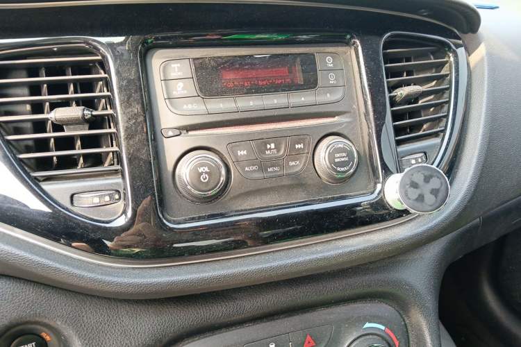 Used Fiat Viaggio 2015 1.4T Automatic Jingxiang Edition Audio And AC Panel