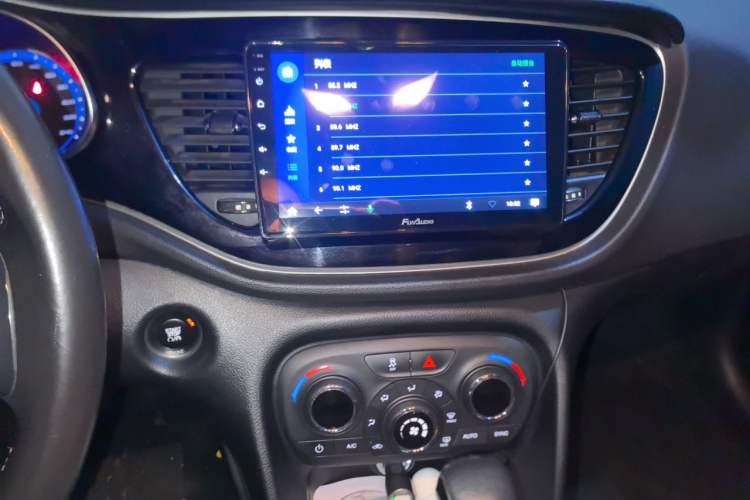 Used Fiat Viaggio 2015 1.4T Automatic Jingxiang Edition Audio And AC Panel