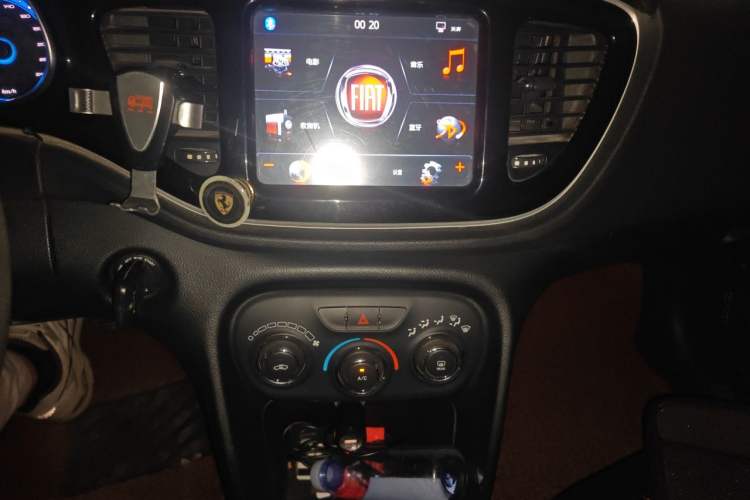 Used Fiat Viaggio 2015 1.4T Manual Enjoyment Edition Audio And AC Panel