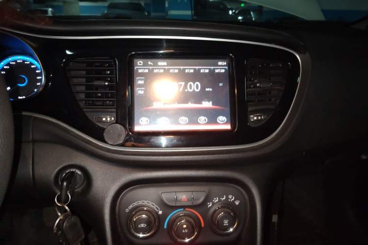 Used Fiat Viaggio 2015 1.4T Manual Enjoyment Edition Audio And AC Panel