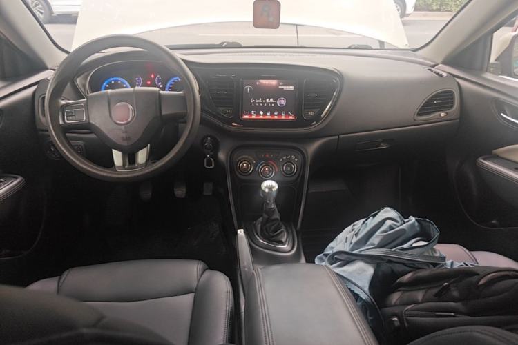 Used Fiat Viaggio 2015 1.4T Manual Enjoyment Edition Center Console